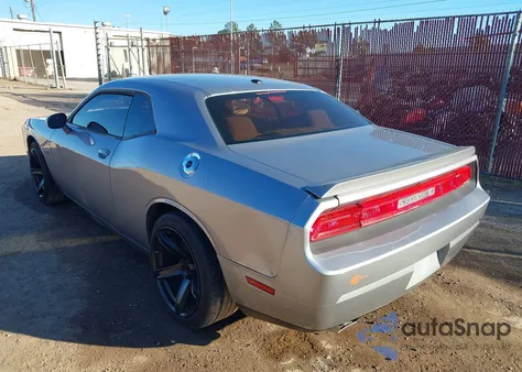 2013 Dodge Challenger R/T z USA, uszkodzony, nr VIN 2C3CDYBT1DH641851